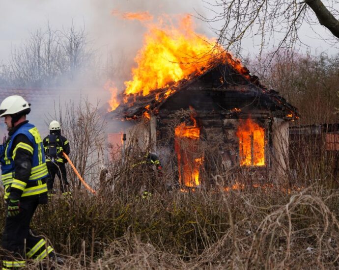 KS: Erneut Gartenhütte im ehemaligen Kleingartenverein Fackelteich in Flammen