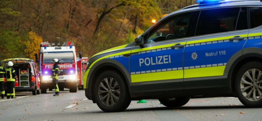 Söhrewald: Motorradfahrer lässt Sozius nach Unfall liegen und flüchtet