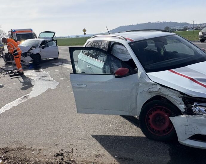 Verna: Drei Verletzte nach Unfall auf B254