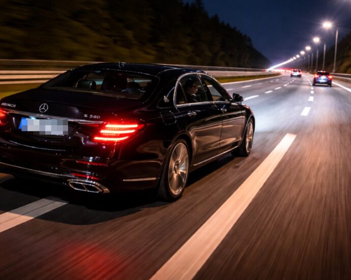 Wi: 19-Jähriger Maybach-Raser verunglückt auf der A66