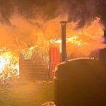 Nächtlicher Brand in Deute: Feuerwehr löscht Gartenhütte