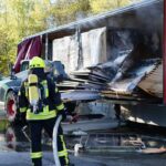 A44: Aufwendige Löscharbeiten bei Lkw-Brand nahe Diemelstadt