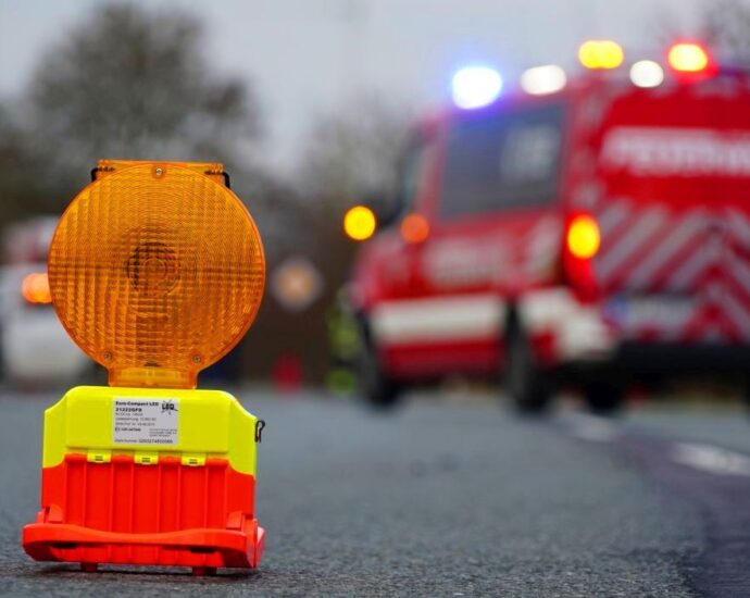 Wehretal: Pkw gerät in den Gegenverkehr – Tödlicher Motorradunfall auf B452