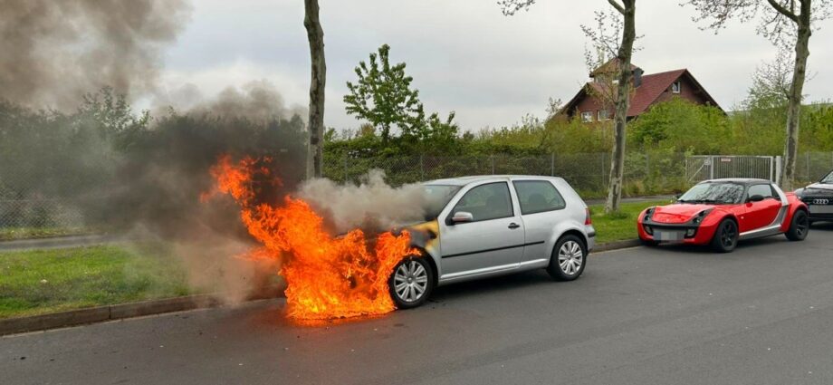 PKW-Brand in Kassel-Waldau