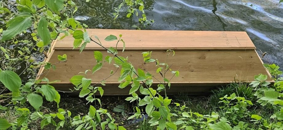 Ungewöhnlicher Fund in Mühlheim – Wer vermisst einen Sarg?