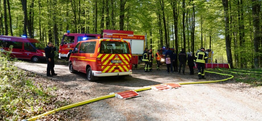120 Einsatzkräfte probten Waldbrand-Szenario bei Schauenburg