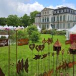 Zwischen Blumenpracht und Schlossflair: Gartenfest in Calden lockt viele Besucher an