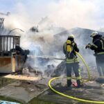 Gartenhütte brannte in Volkmarsen: Feuerwehr schützt Wohnhaus vor Flammen