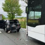 Linienbus übersieht Stauende auf B7 – Drei Verletzte