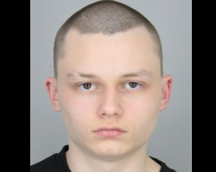 AKTUELL: Tötungsdelikt in Waldau – Polizei fahndet nach 18-Jährigem