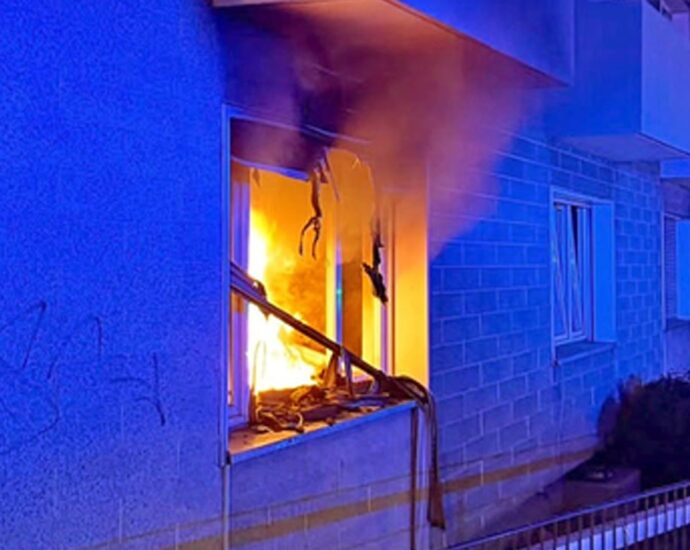 Feuer in Mehrfamilienhaus in Kassel – Erdgeschosswohnung in Flammen