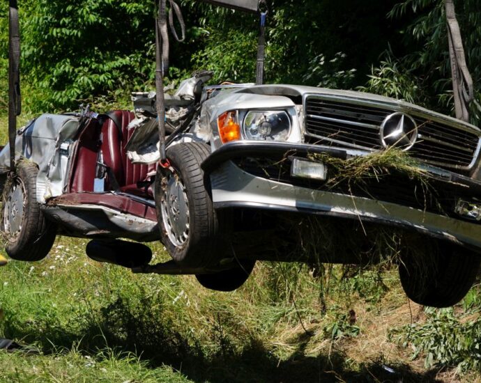 KS: Beifahrerin kommt bei Unfall auf A44 ums Leben