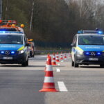 Schwerer Unfall nach Panne auf A44 bei Zierenberg – Polizei fahndet nach flüchtigem Lkw