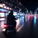 Nächtlicher Motorroller-Lärm endet in Gewalt: Anwohner in Melsungen mit Helm angegriffen