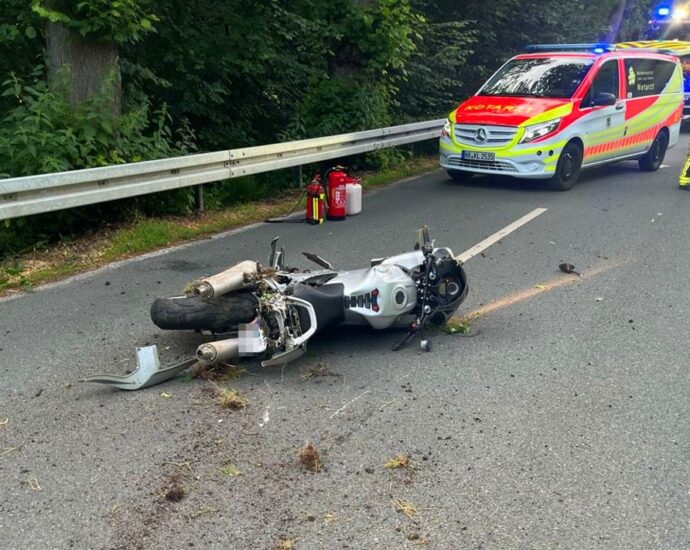 Rettungshubschrauber im Einsatz: Motorradfahrer bei Warburg schwer verletzt