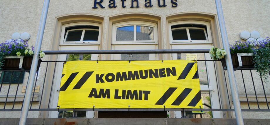 Kommunen am Limit: Mehr Aufgaben, weniger Geld – Städte sehen ihre Zukunft gefährdet Kommunen am Limit: Mehr Aufgaben, weniger Geld – Städte sehen ihre Zukunft gefährdet