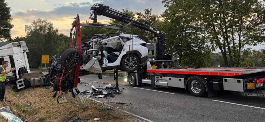 Tödlicher Frontalzusammenstoß auf der B83 bei Melsungen