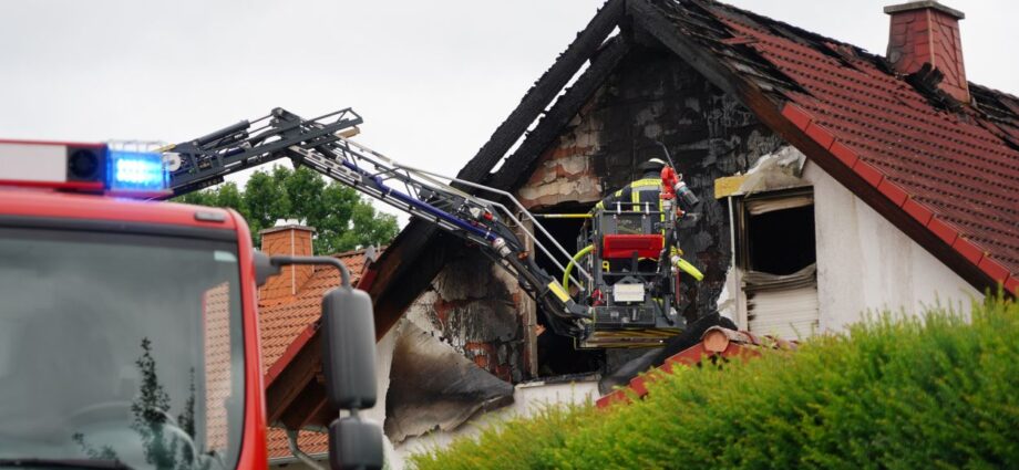 Kaum war die Feuerwehr weg: Dreiste Täter plündern Brandhaus in Borken