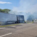 Auflieger gerät auf der A7 bei Guxhagen in Brand