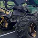 Großalmerode: Verkehrsunfall auf der K42 – Pkw kollidiert mit landwirtschaftlichem Gerät