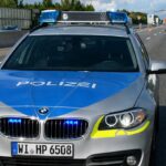 Wohnmobil prallt in Pannenfahrzeug – Frau kommt auf der A3 ums Leben
