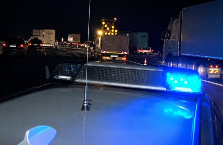 Gerade in Berlin gekauft: Gebrauchtwagen geht bei Alsfeld in Flammen auf