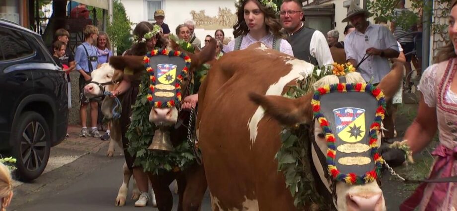 Bayerische Gemütlichkeit – Traditioneller Almabtrieb lockte zahlreiche Besucher nach Kleinern