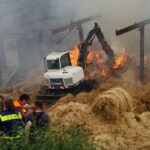 Großbrand im Strohlager: Kräftezehrender Einsatz nahe Willingen