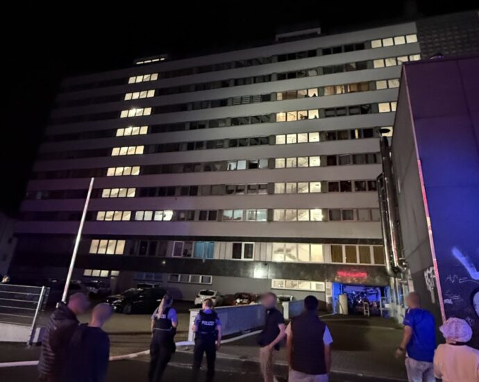 Brand im Kasseler Hochhaus: Kinderwagen brannte im Treppenhaus
