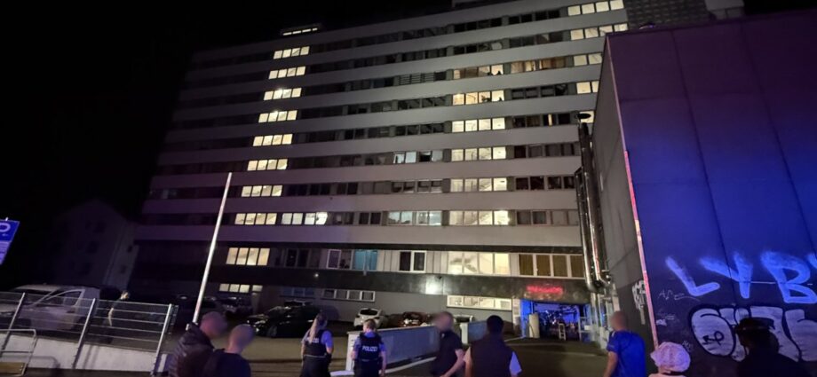 Brand im Kasseler Hochhaus: Kinderwagen brannte im Treppenhaus