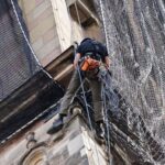 Martinskirche in Kassel wird mit Schutznetzen verhüllt