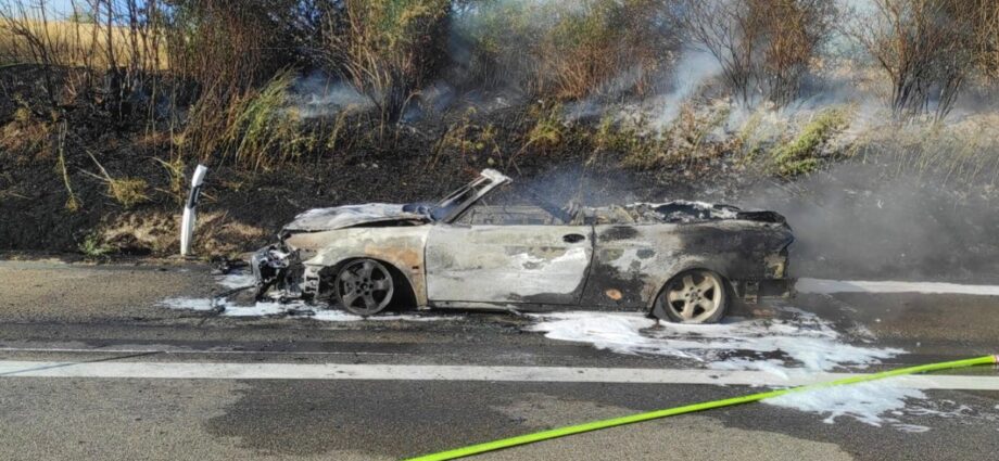 Saab geht auf A3 bei Limburg in Flammen auf – kilometerlanger Stau