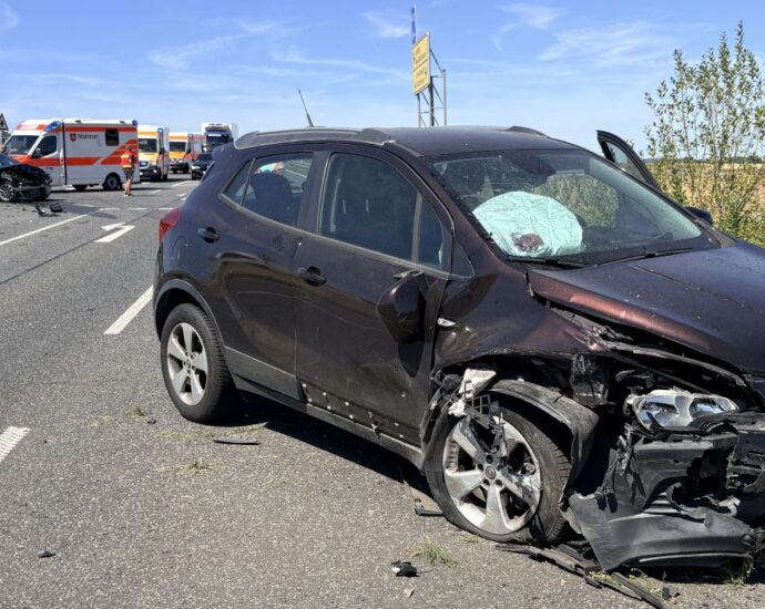Drei Verletzte bei Frontalzusammenstoß an A49-Anschlussstelle Neuental