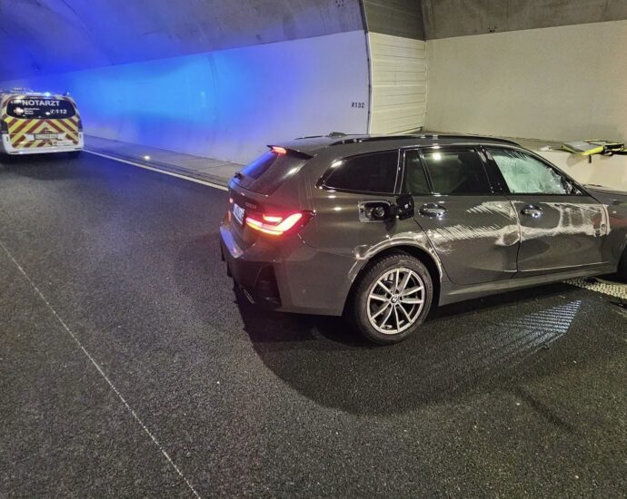 Verkehrsunfall auf der A44: Tunnel Hirschhagen Richtung Kassel gesperrt