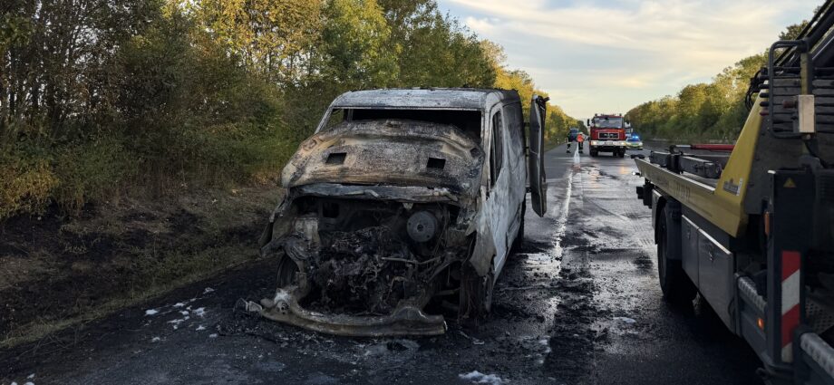 Fritzlar/Wabern: Feuer, Unfälle und lange Sperrungen – Einsatzkräfte auf A49 im Dauereinsatz Fritzlar/Wabern: Feuer, Unfälle und lange Sperrungen – Einsatzkräfte auf A49 im Dauereinsatz