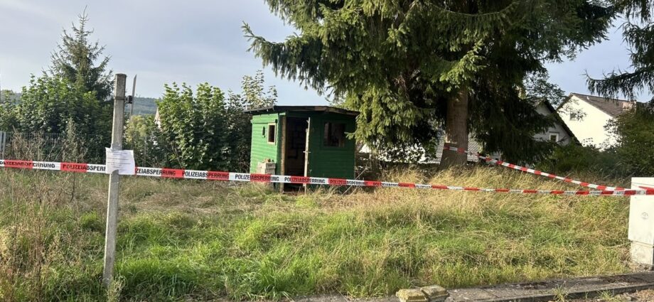 HeLi: Gartenhütte in Fürstenhagen brennt – Polizei schließt Brandstiftung nicht aus HeLi: Gartenhütte in Fürstenhagen brennt – Polizei schließt Brandstiftung nicht aus