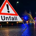 Mit Lachgas und ohne Führerschein unterwegs: 19-Jähriger landet im Bach in Wellerode