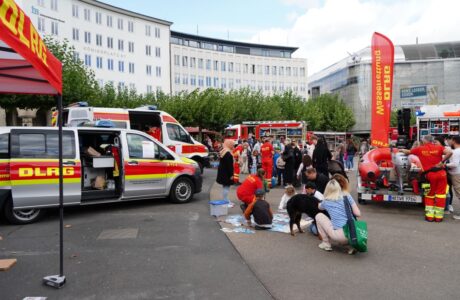 „Einsatz verdient Respekt“: Blaulichtfamilie präsentierte sich auf dem Königsplatz
