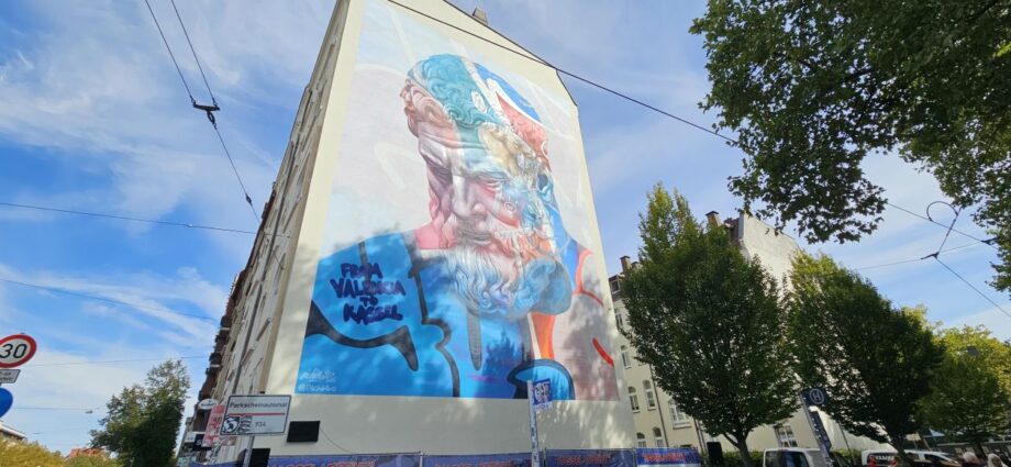 Auf 200qm Hauswand: Kunst verbindet KSV, Huskies und MT Melsungen