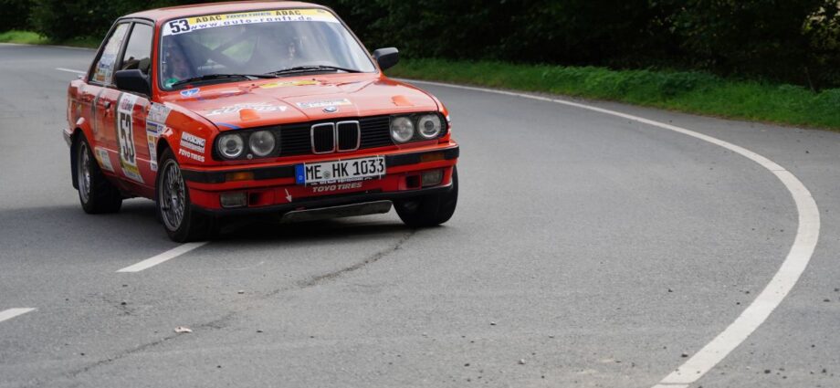 Bad Emstal Rallye lockte zahlreiche Motorsportfans nach Nordhessen Bad Emstal Rallye lockte zahlreiche Motorsportfans nach Nordhessen