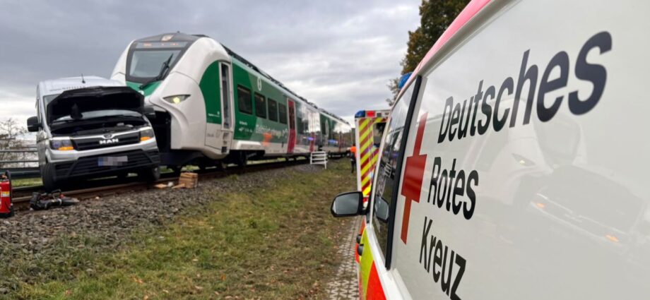 AKTUELL: Zugunfall am Bahnübergang in Fritzlar / Update AKTUELL: Zugunfall am Bahnübergang in Fritzlar / Update