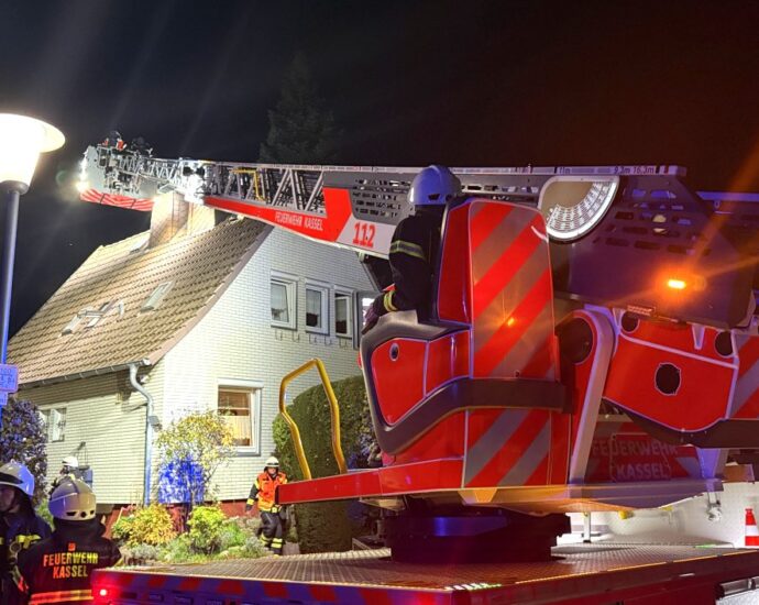 Nahezu zeitgleich: Zwei Brände halten Feuerwehr in Kassel auf Trab
