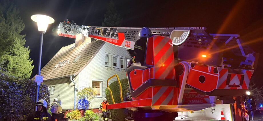 Nahezu zeitgleich: Zwei Brände halten Feuerwehr in Kassel auf Trab Nahezu zeitgleich: Zwei Brände halten Feuerwehr in Kassel auf Trab