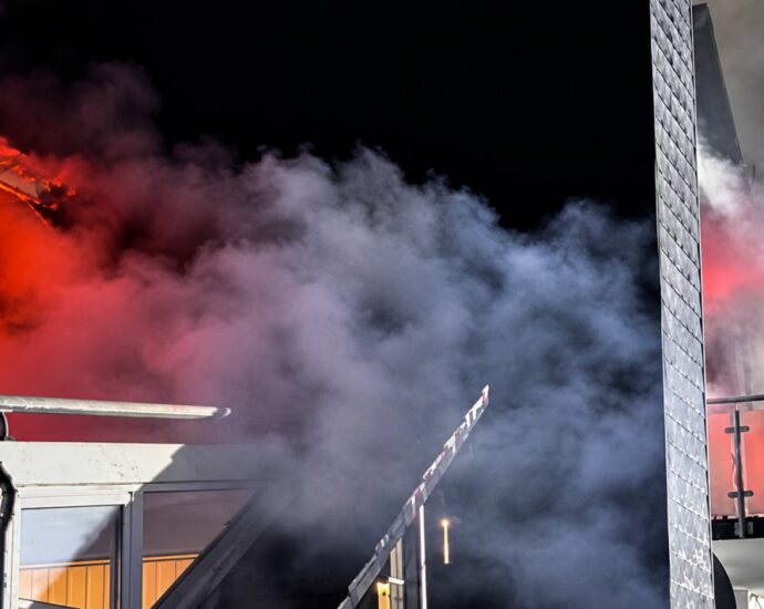 KS: Verletzte nach Dachstuhlbrand in Niederzwehren
