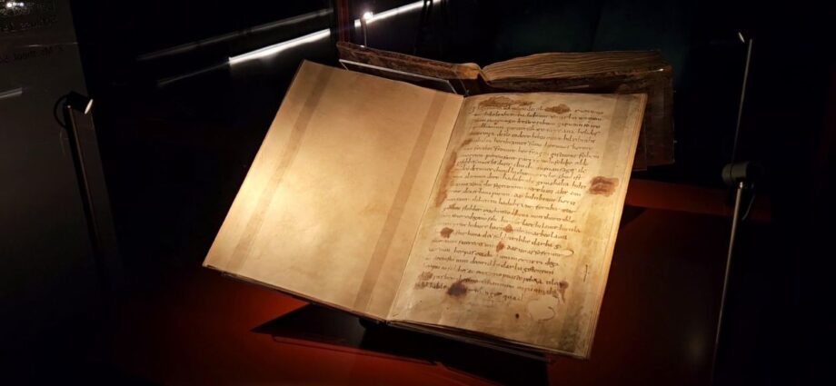 Hildebrandlied kehrt in frisch sanierte Murhardschen Bibliothek zurück