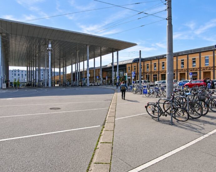 Auf die Wange geküsst: Unbekanntes Mädchen flüchtet am Willi-Bahnhof