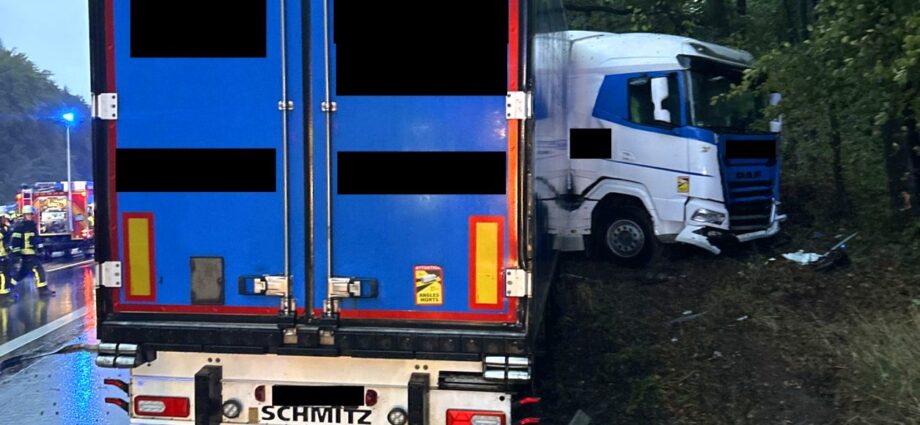 Sattelzug verunglückt bei Starkregen auf der A3 bei Niedernhausen Sattelzug verunglückt bei Starkregen auf der A3 bei Niedernhausen